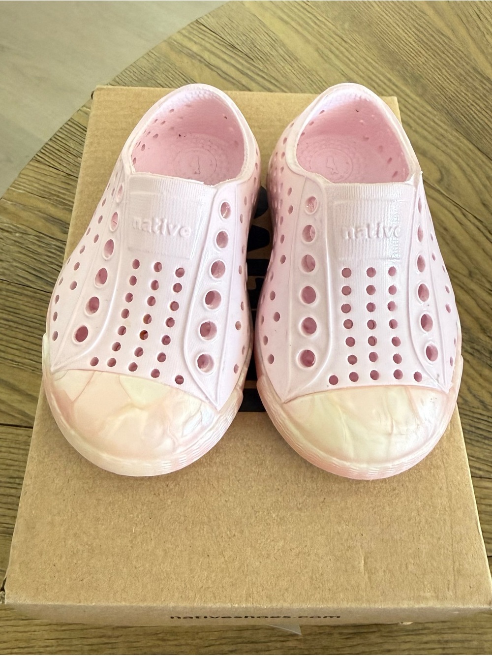Native Kids Water Shoes in Light Pink with Iridescent Toe